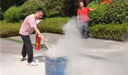 以演筑“防” ，以讲防“患” | 兴城住房公司结合人居智慧公司发展消防应急演练